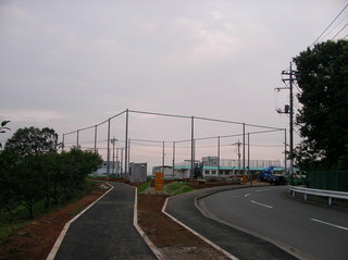 横浜市青葉区こどもの国と鶴川の間の道路からの状況